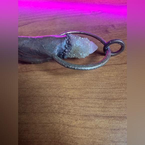 Stunning Artesian Massive Crystal & Labradorite Copper Pendant with genuine horn - Picture 4 of 8